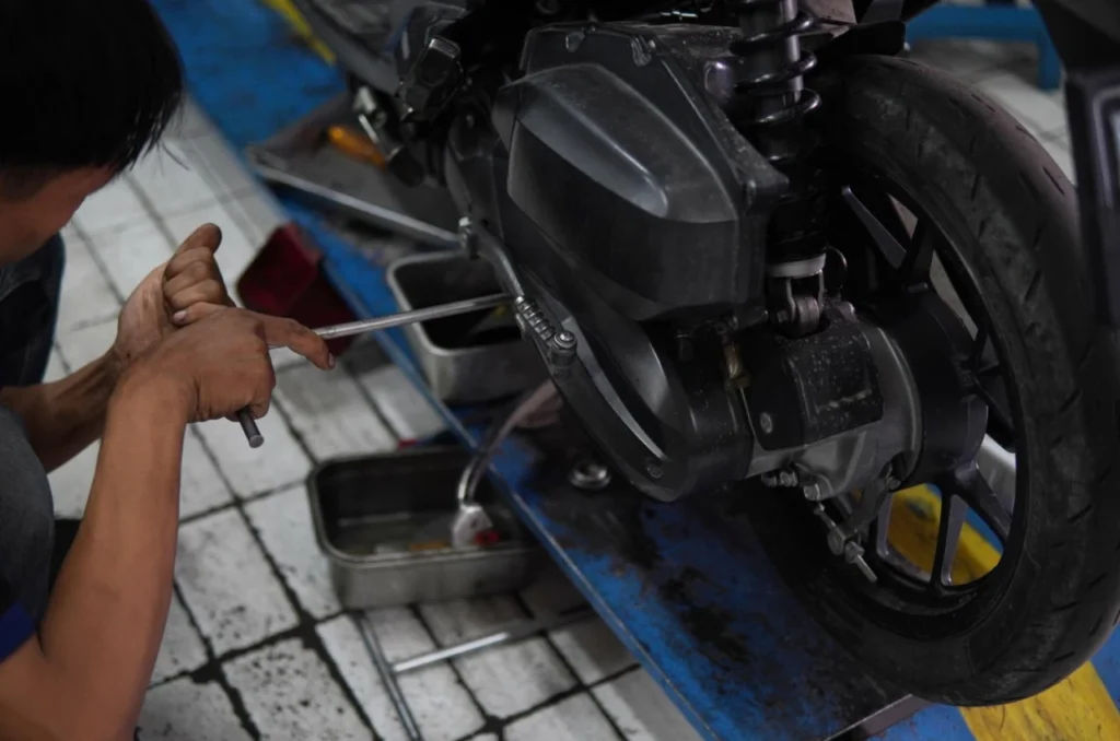 Manutencao Do Freio Da Moto Em Oficina De Moto