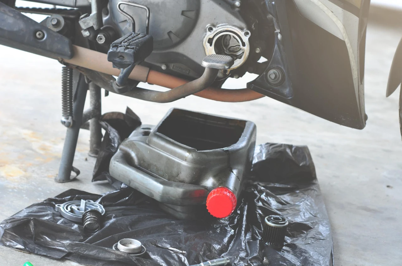 Troca De Fluido De Freio De Moto Em Oficina Troca De Fluido De Freio De Moto Em Oficina