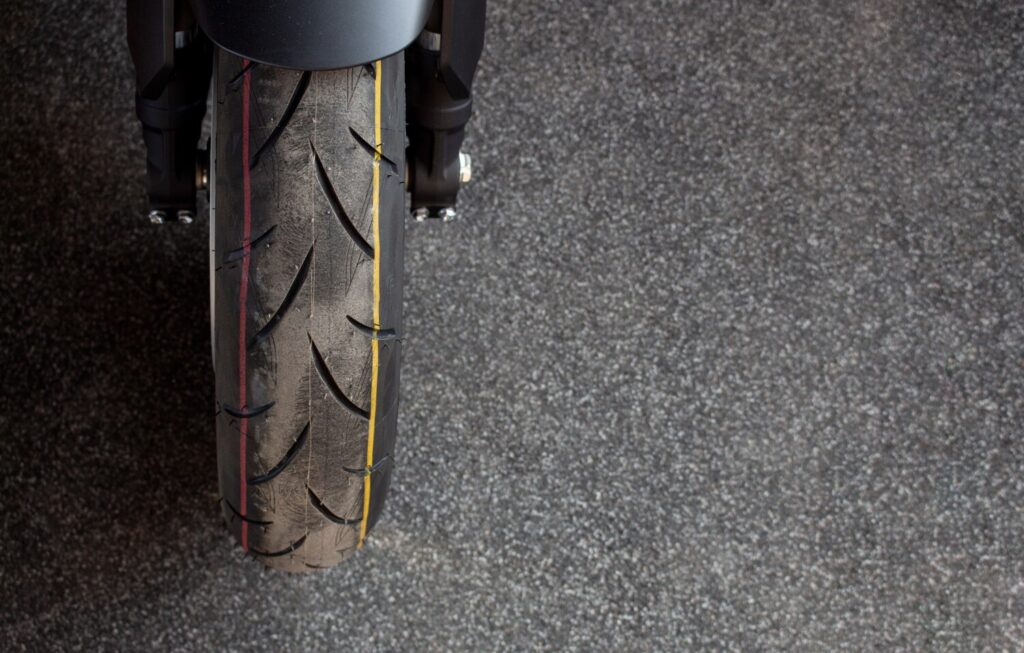 Closeup Tire Sport Motorcycle Big Bike 41050 1758