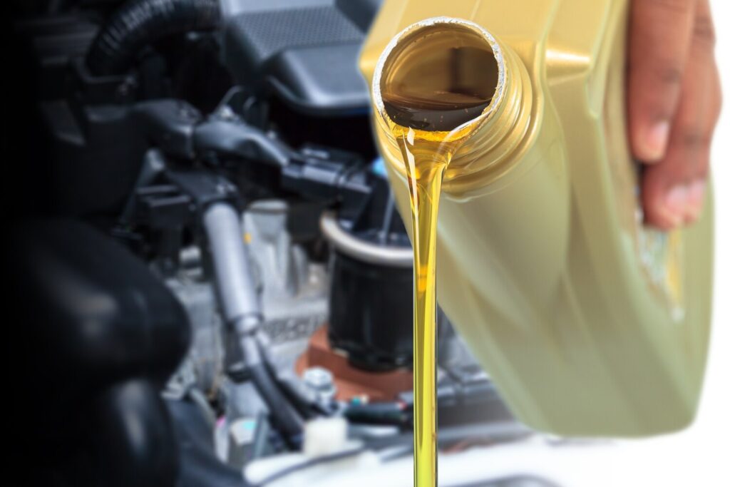 Motor Oil Pouring 51195 1962 Motor Oil Pouring 51195 1962